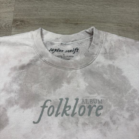 Taylor Swift Folklore Album Tie Dye Crewneck Pullover Sweatshirt Medium - Picture 3 of 9